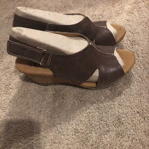 Brand new size 7 Clark’s wedges